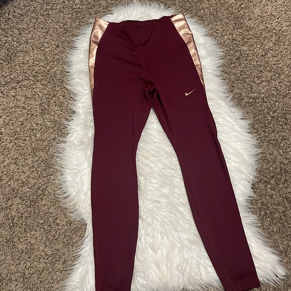 Nike Women’s Colorblock Leggings - Picture 5 of 9